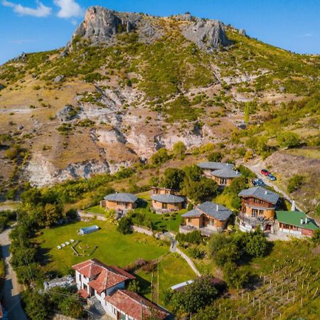 Eco Village Under The Cliffs Ilindentsi Exteriör bild