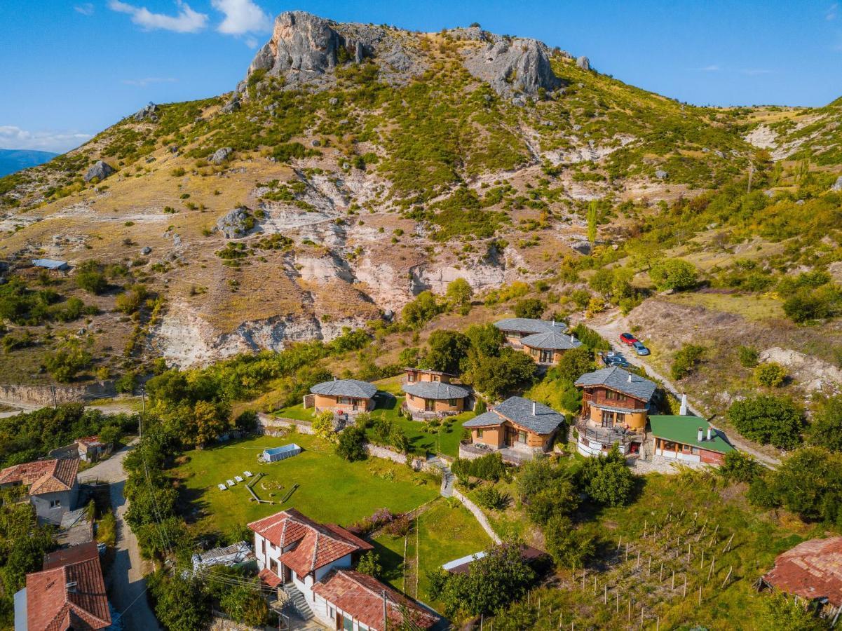 Eco Village Under The Cliffs Ilindentsi Exteriör bild