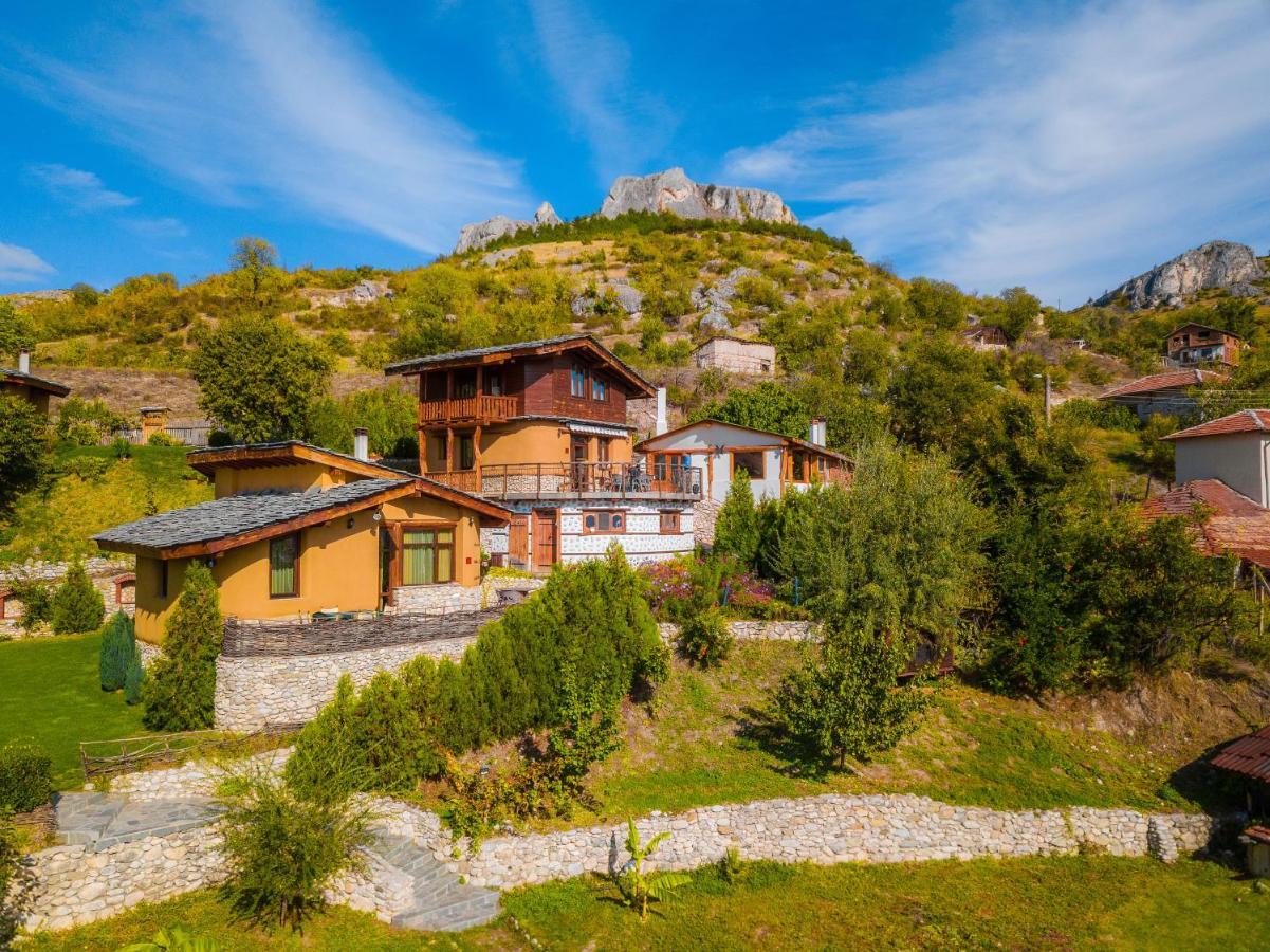 Eco Village Under The Cliffs Ilindentsi Exteriör bild