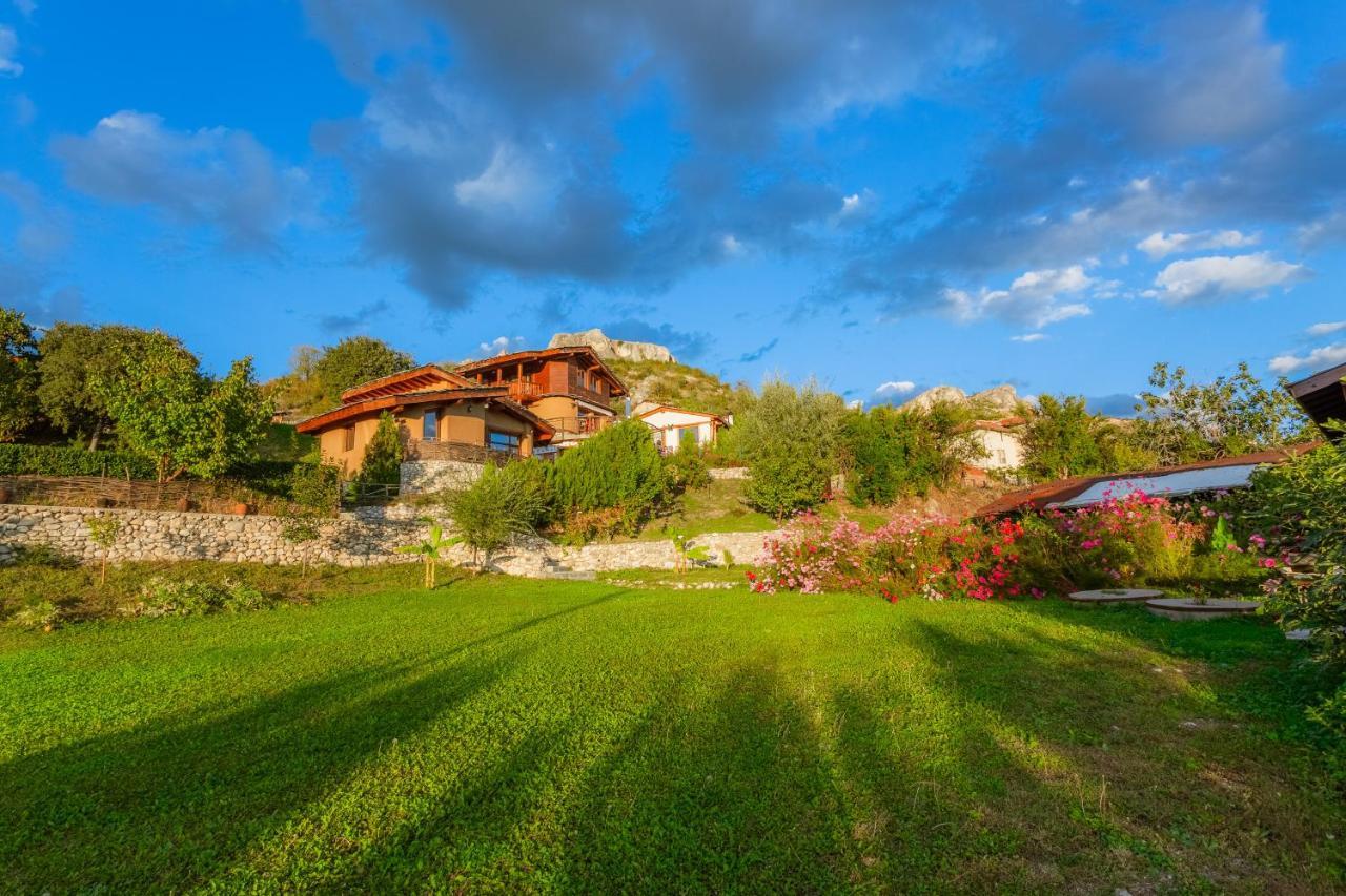 Eco Village Under The Cliffs Ilindentsi Exteriör bild