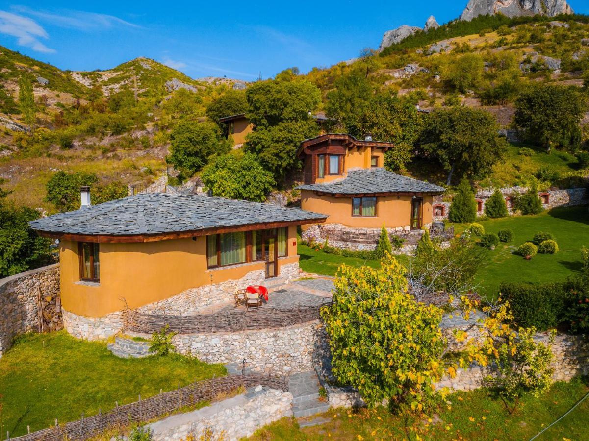 Eco Village Under The Cliffs Ilindentsi Exteriör bild