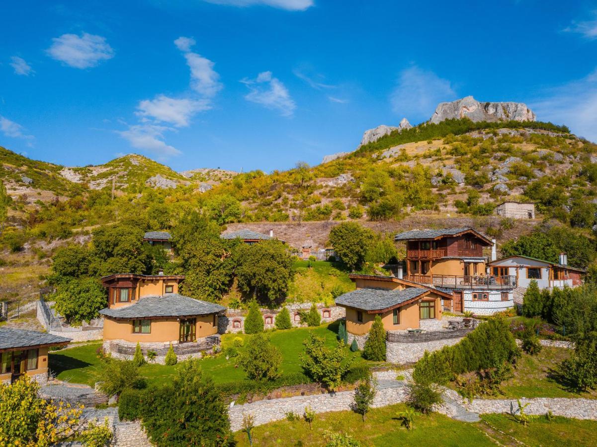 Eco Village Under The Cliffs Ilindentsi Exteriör bild