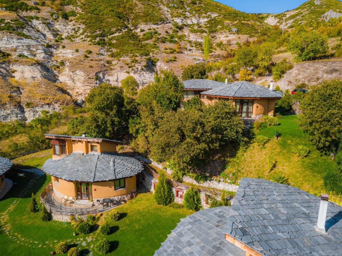 Eco Village Under The Cliffs Ilindentsi Exteriör bild