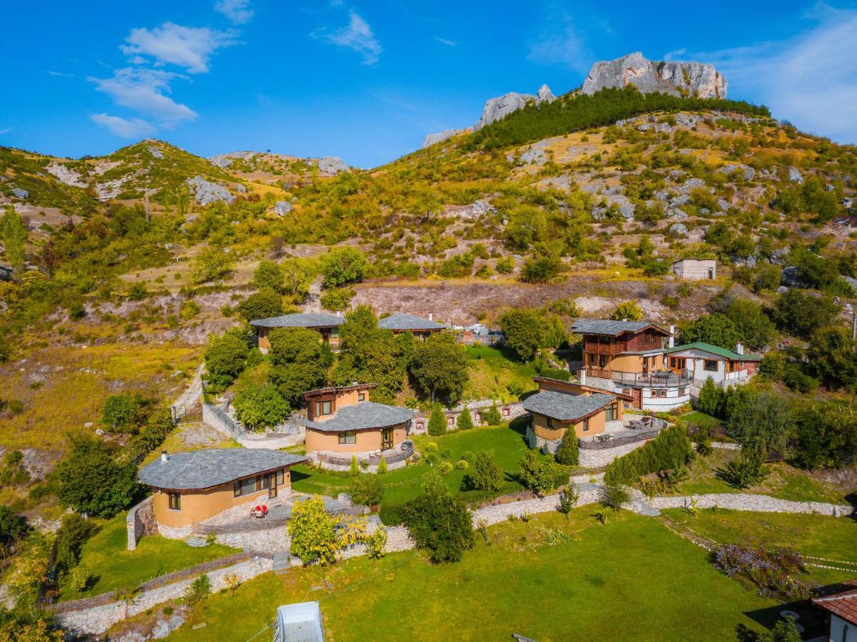 Eco Village Under The Cliffs Ilindentsi Exteriör bild