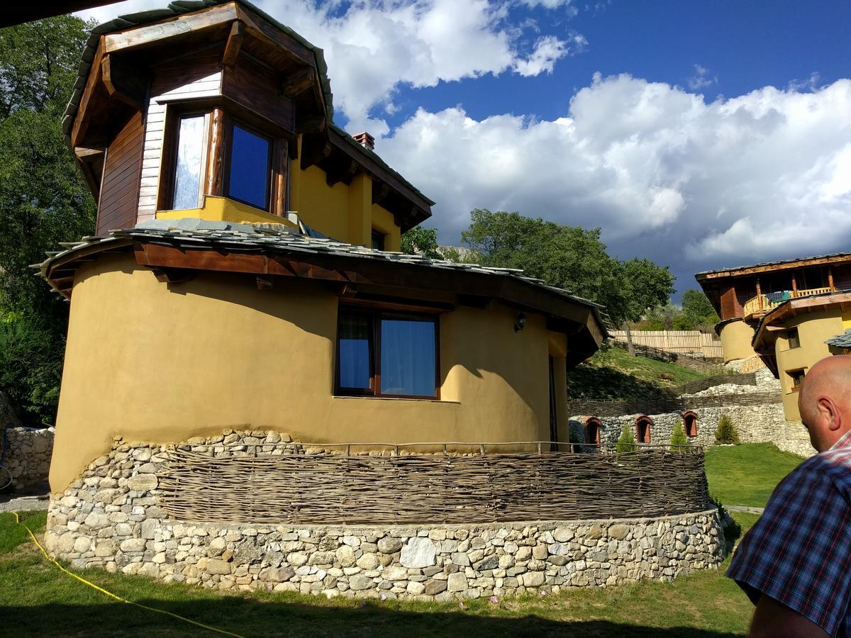 Eco Village Under The Cliffs Ilindentsi Exteriör bild