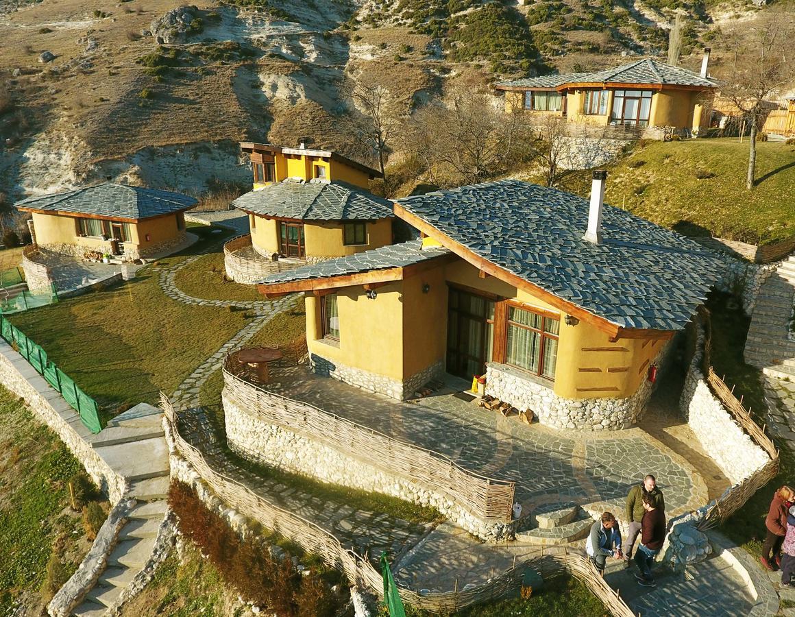 Eco Village Under The Cliffs Ilindentsi Exteriör bild