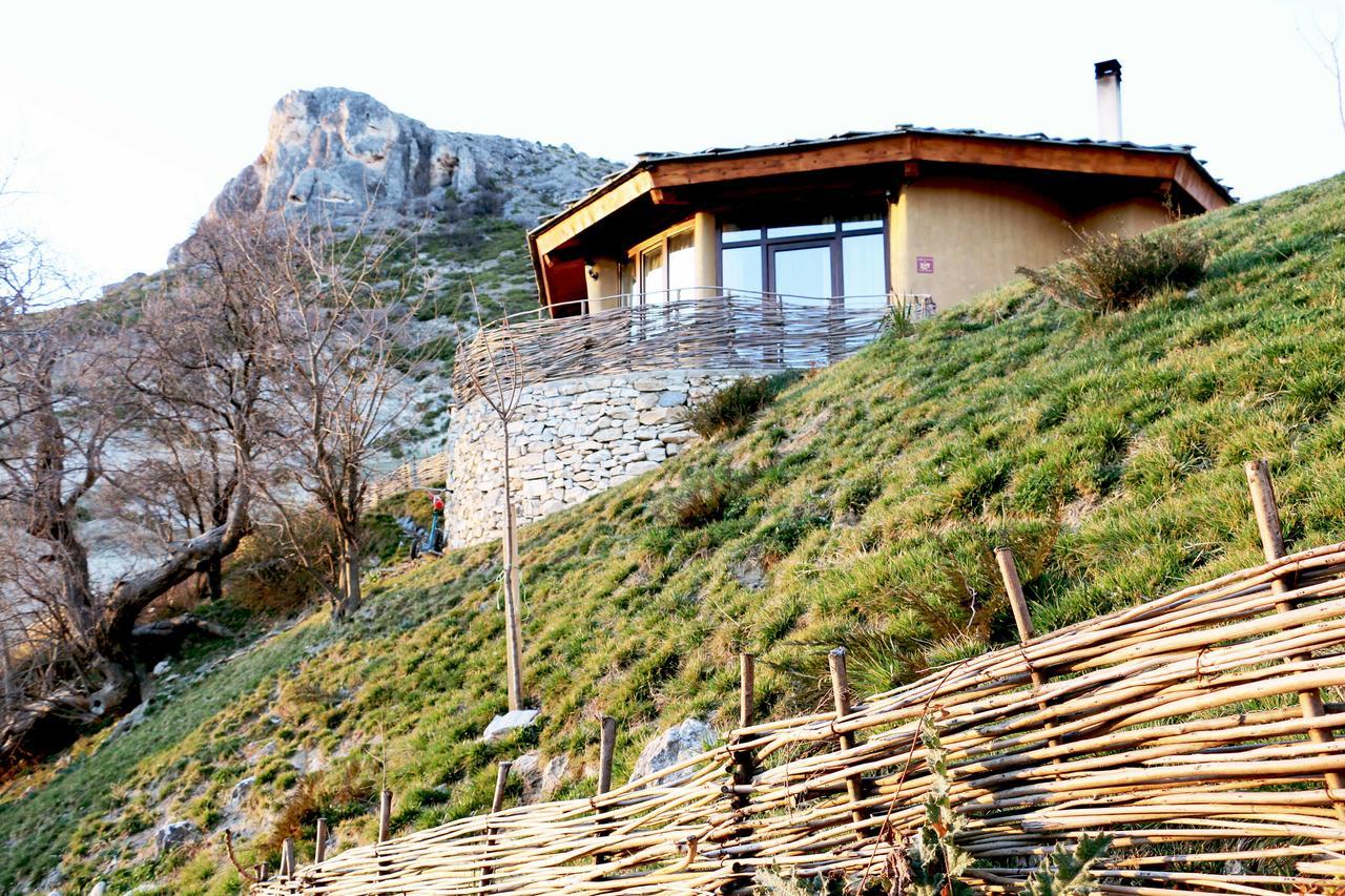 Eco Village Under The Cliffs Ilindentsi Exteriör bild