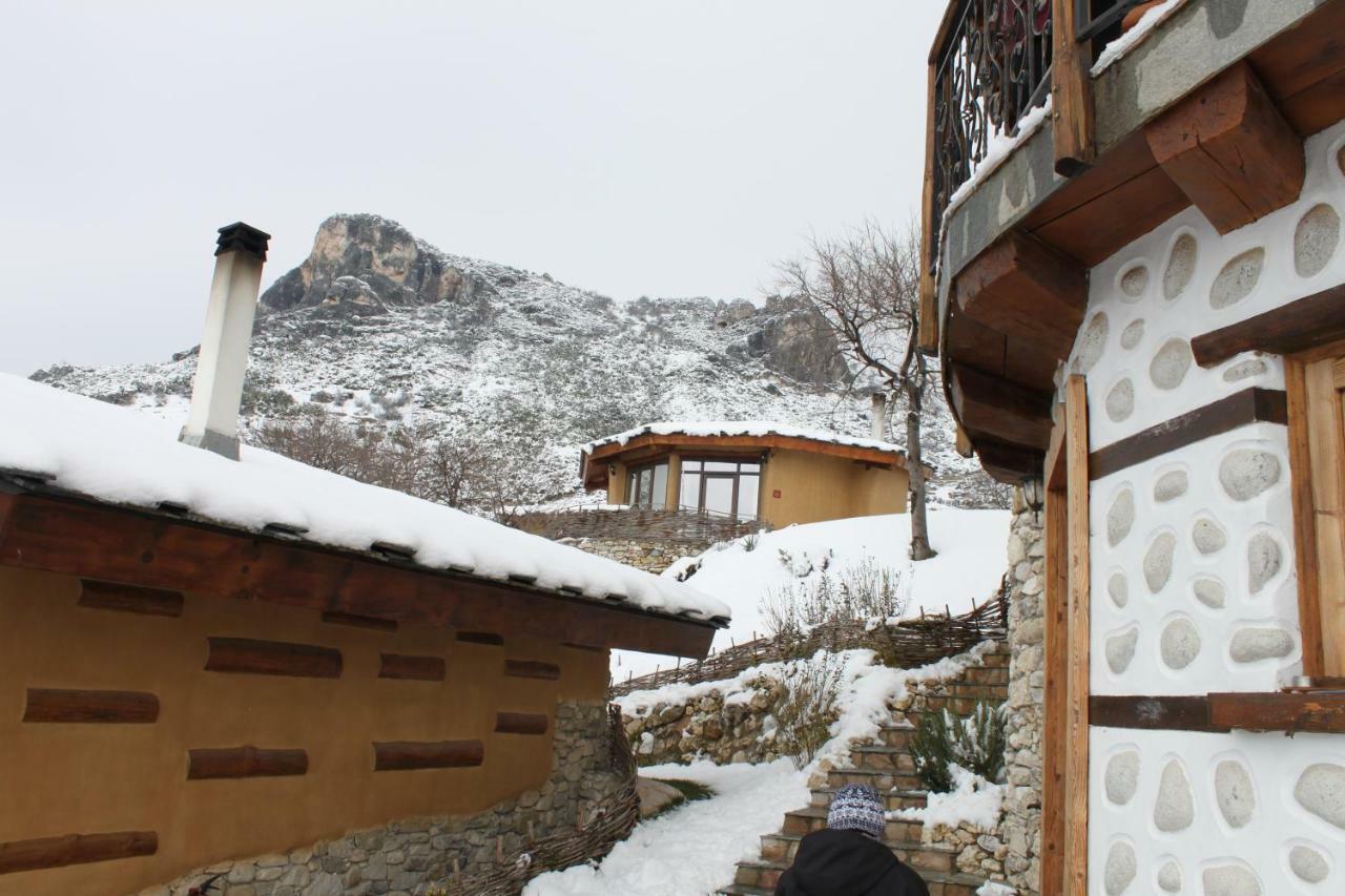 Eco Village Under The Cliffs Ilindentsi Exteriör bild